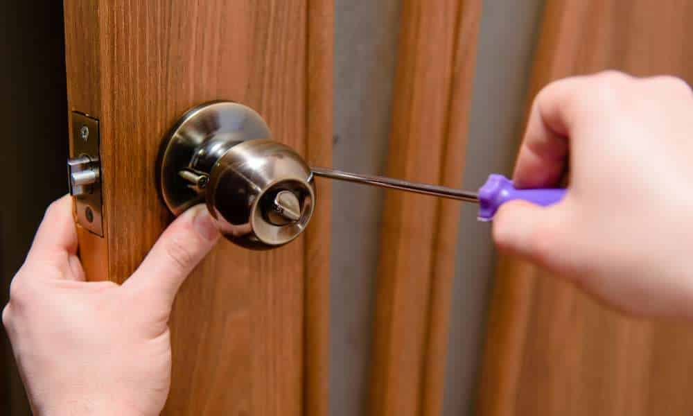 How To Install A Bedroom Door Lock